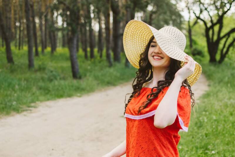 girl in summer with hat